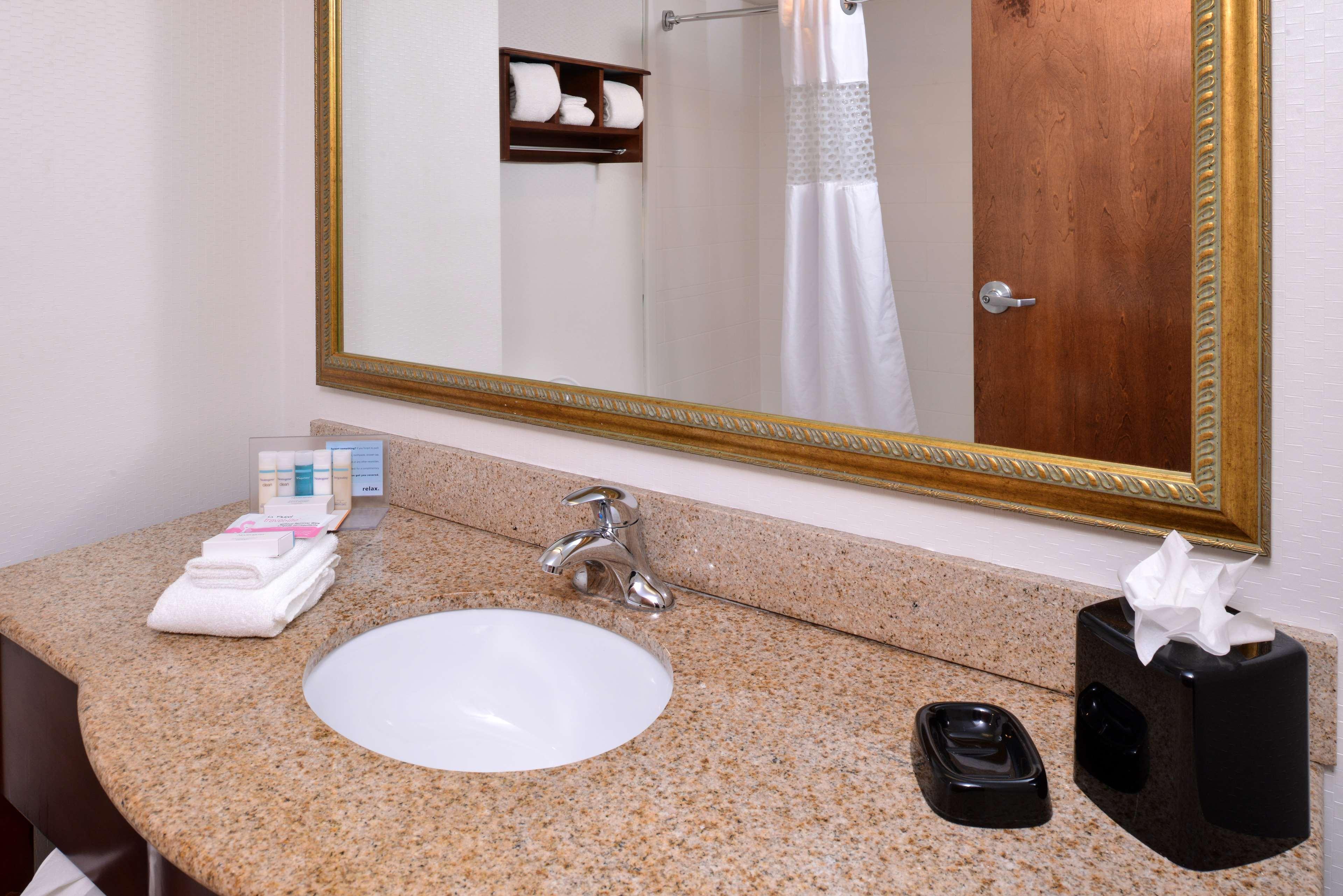 Hampton Inn הנדרסון מראה חיצוני תמונה